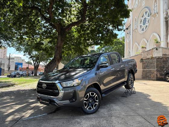 TOYOTA HILUX 2.8 D-4D TURBO DIESEL CD SRV 4X4 AUTOMÁTICO